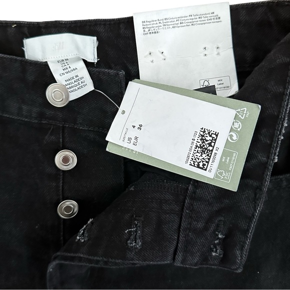 * SOLD * H&M Denim Shorts - Picture 5 of 5